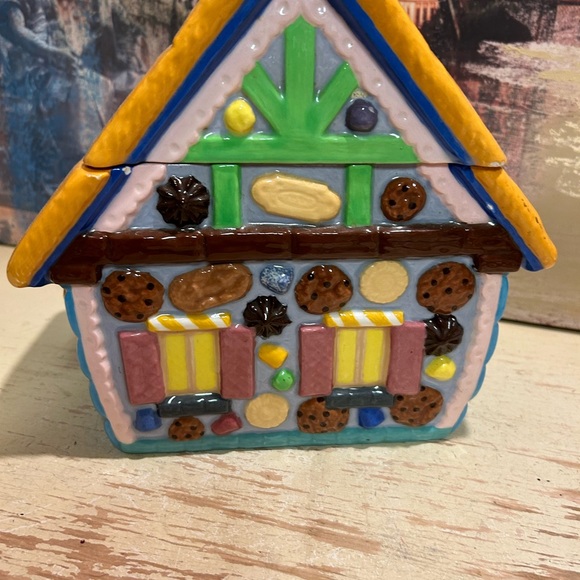 Vintage Gingerbread House Cookie Jar hand painted porcelain glazed - Picture 5 of 13